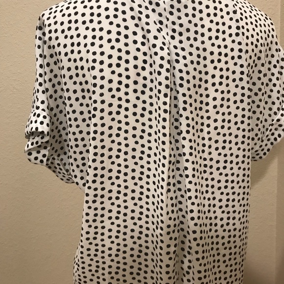 Max Studio V-neck printed top - Picture 6 of 6